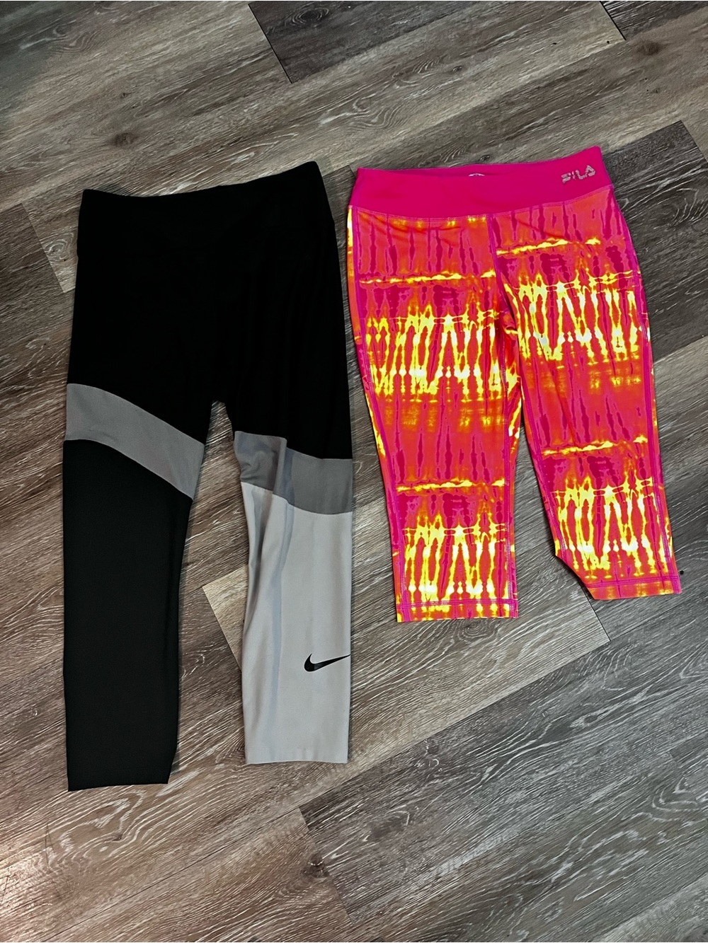 Fila Tie-Dye Crop & Nike Dri-Fit Leggings Womens size Medium